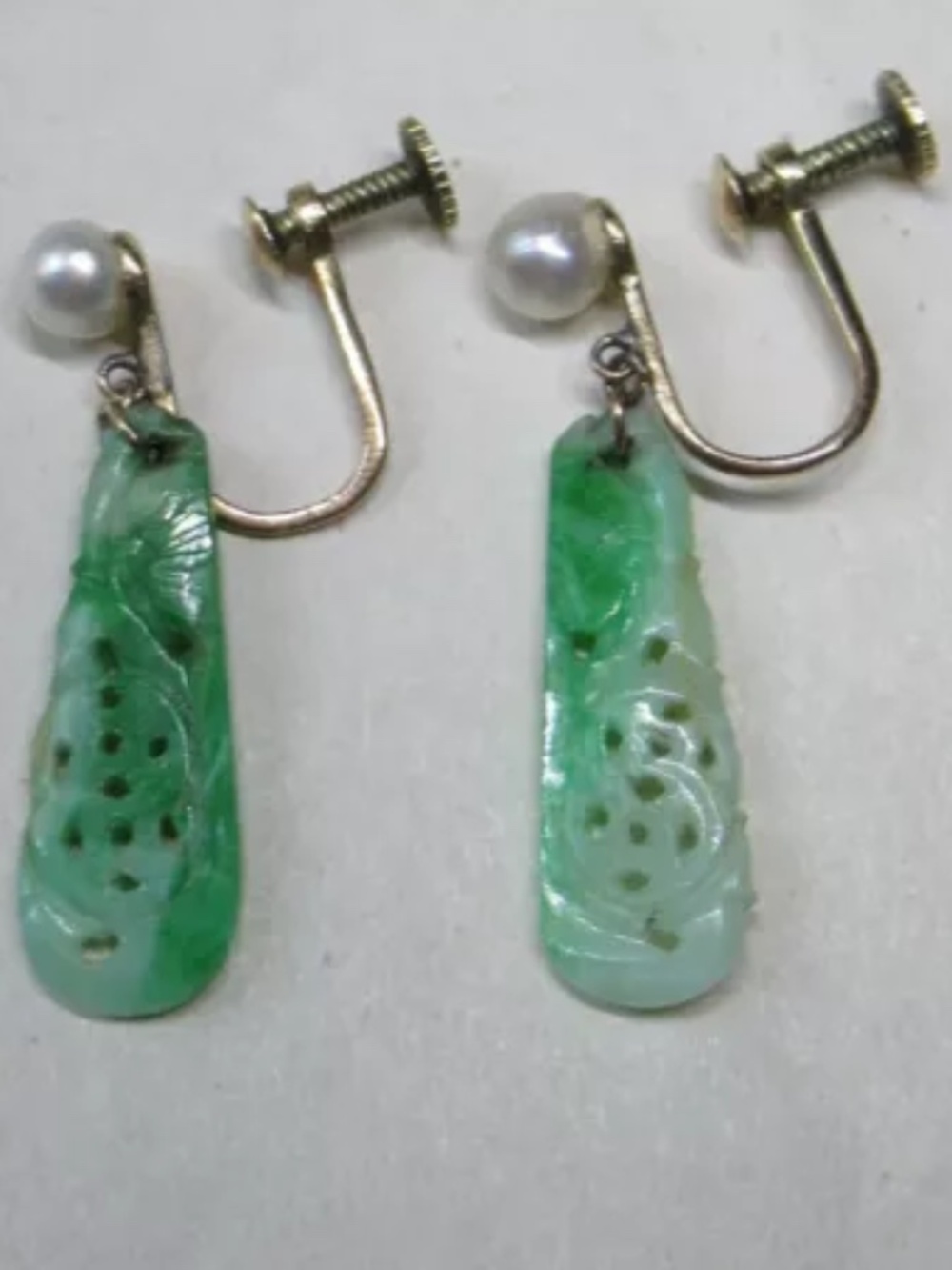 Vintage Carved Jadeite Jade Pearl 10k Screw back Drop Dangly Earrings Delicate